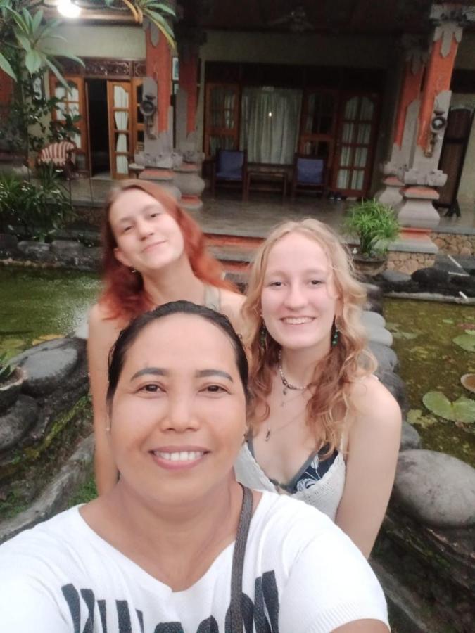 Narafa'S Guest House Jasri ภายนอก รูปภาพ